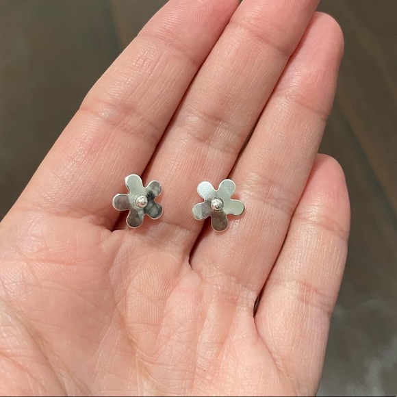 Silver 925 Daisy Stud Earrings- New - Picture 3 of 3